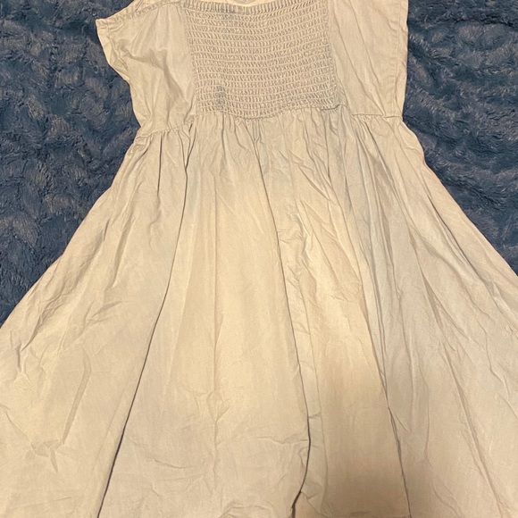 Light blue with white detail on top - Picture 2 of 3